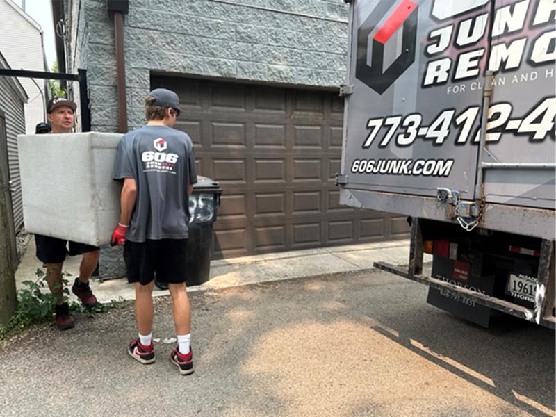 Chicago Couch Removal | 606junk.com