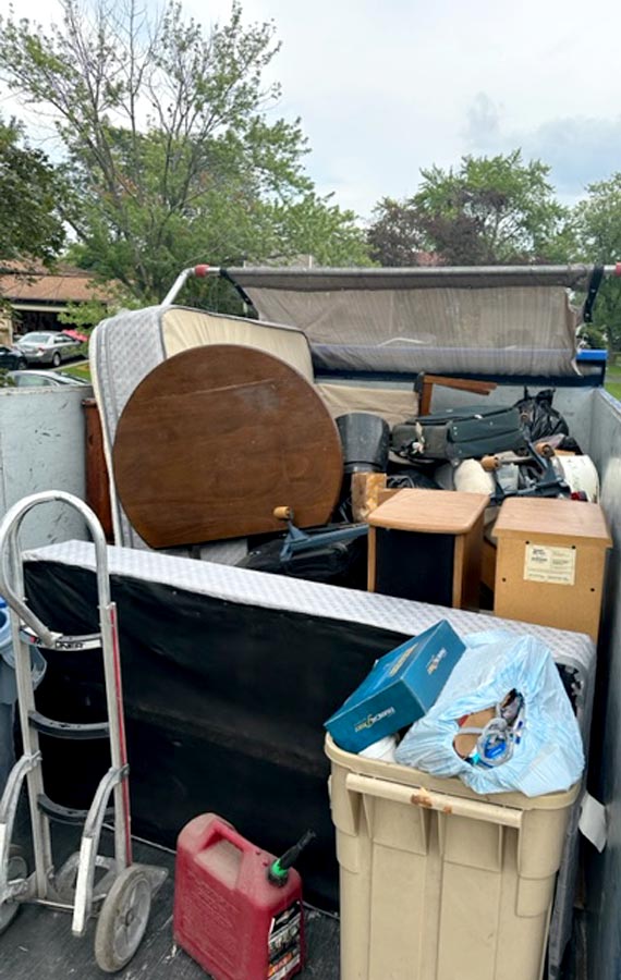 Hoarding Cleanup Service in Chicago | 606junk.com