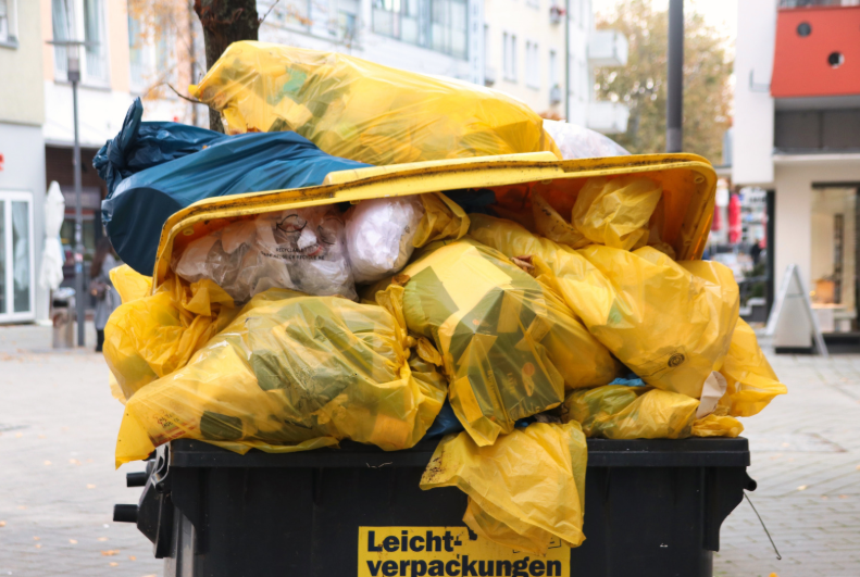 Emergency Dumpster Overflow Cleanup